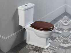 Λεκάνη τουαλέτας με Καζάνι, Ξύλινο Κάλυμα και Μηχανισμό Classic 71 cm.