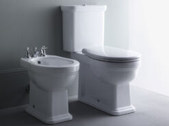 Λεκάνη τουαλέτας με Καζάνι, Λευκό Κάλυμα και Μηχανισμό Classic WHS 71 cm.