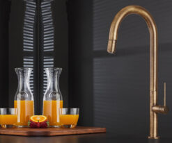 Μπαταρία Κουζίνας Armando Vicario Tozo Antique Brass 48780-221 με Συρόμενο Ντους.