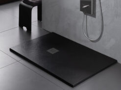 Συνθετική ντουζιέρα από χυτό υλικό Slate RT Black Matt 100 x 80 cm, με συνολικό ύψος 2.40 cm. Με σχήμα Ορθογώνιο.