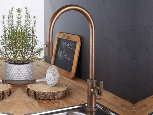 Μπαταρίες για τον νεροχύτη της κουζίνας.