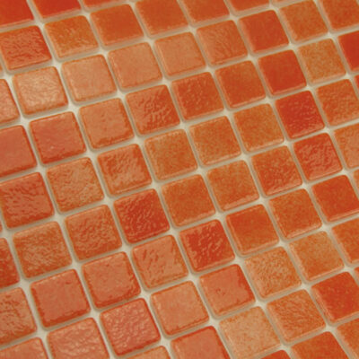 Ψηφίδα επένδυσης επιφανειών Reviglass Mrtinica με διάσταση 25 x 25 mm. Διατίθεται σε πλέγμα διάστασης 33.30 x 33.30 cm.