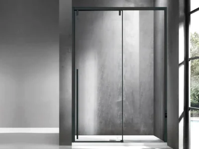 Καμπίνα ντουζιέρας από Τοίχο σε Τοίχο με Διαφανές Κρύσταλλο ασφαλείας Santorini 400 CL Black Matt 150 cm. Με 1 Συρόμενο και 1 Σταθερό φύλλο.