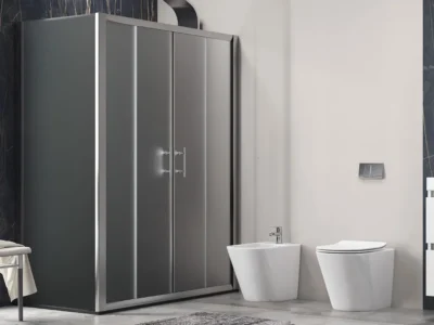 Ορθογώνια καμπίνα ντουζιέρας με Διαφανές κρύσταλλο ασφαλείας Flora 600 REC FR 160 x 80 cm Frost με 2 Συρόμενες Πόρτες και 1 Σταθερό πλαινό φύλλο.