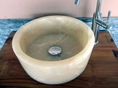 Επιτραπέζιος πέτρινος νιπτήρας μπάνιου Lava-1540 Onyx 40 x 40 cm.