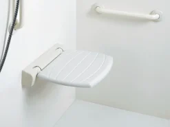 Κάθισμα μπάνιου ανακλινόμενο για χρήση ΑΜΕΑ PG G24-UHS-01 με διάσταση 40 x 42 cm.