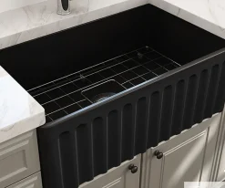 Νεροχύτης κουζίνας Bocchi 1602-401 Black Matt με διάσταση 76 x 46 cm.