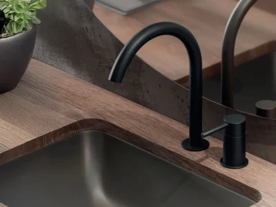 Μπαταρία Νιπτήρα Eurorama Black Matt R6830-R5309-400.